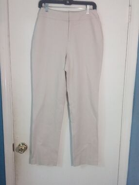 G By Giuliana Tan Pant Medium New NWOT Exc Quality Slimming